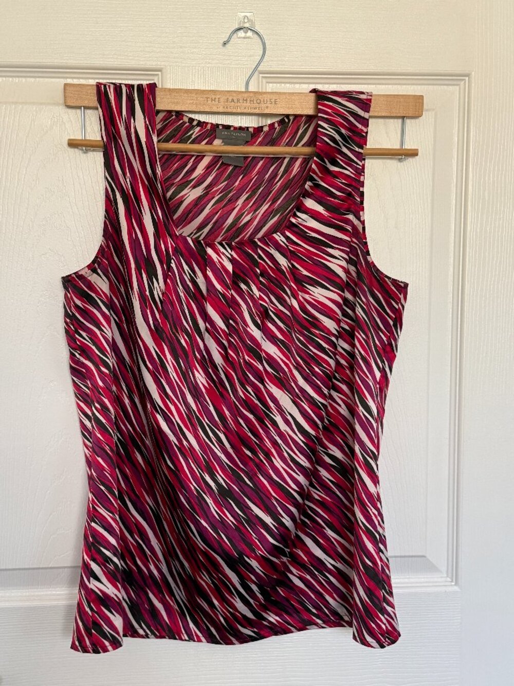 Ann Taylor Abstract Print Sleeveless Top – Size 4